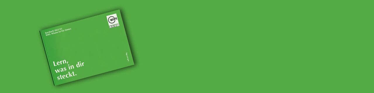 Barkeeper füllt ein Glas