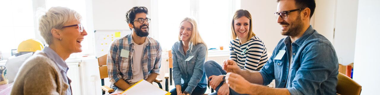 Gruppe von Menschen, die kommunizieren