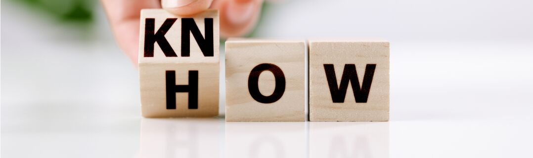 ein lächelnder mann